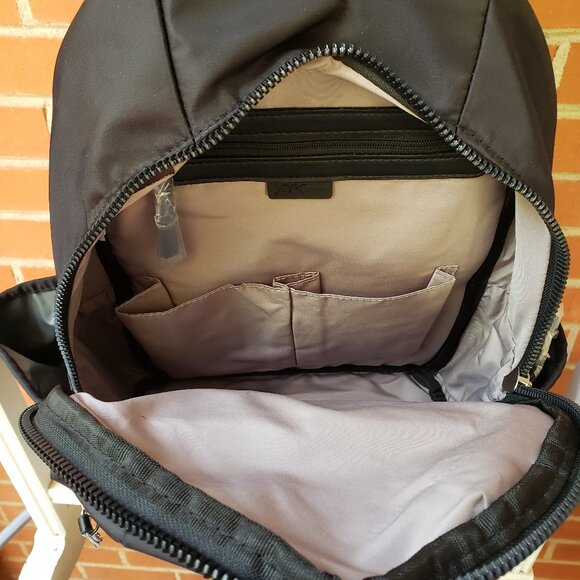 BNWT ANNE KLEIN SPORT midi squishy/sturdy backpack jet black (OS) - Picture 2 of 8